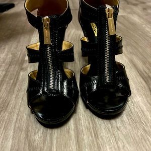 Michael kors sandals worn for 3 times like new